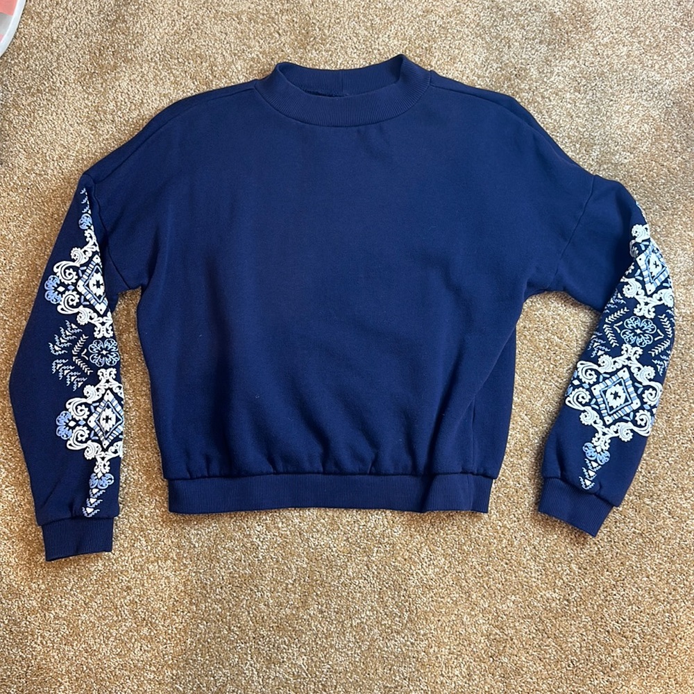 Crew neck sweater
